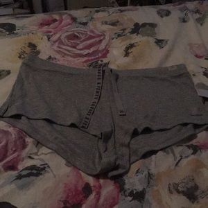 BRAND NEW NEVER WORN savage fenty shorts